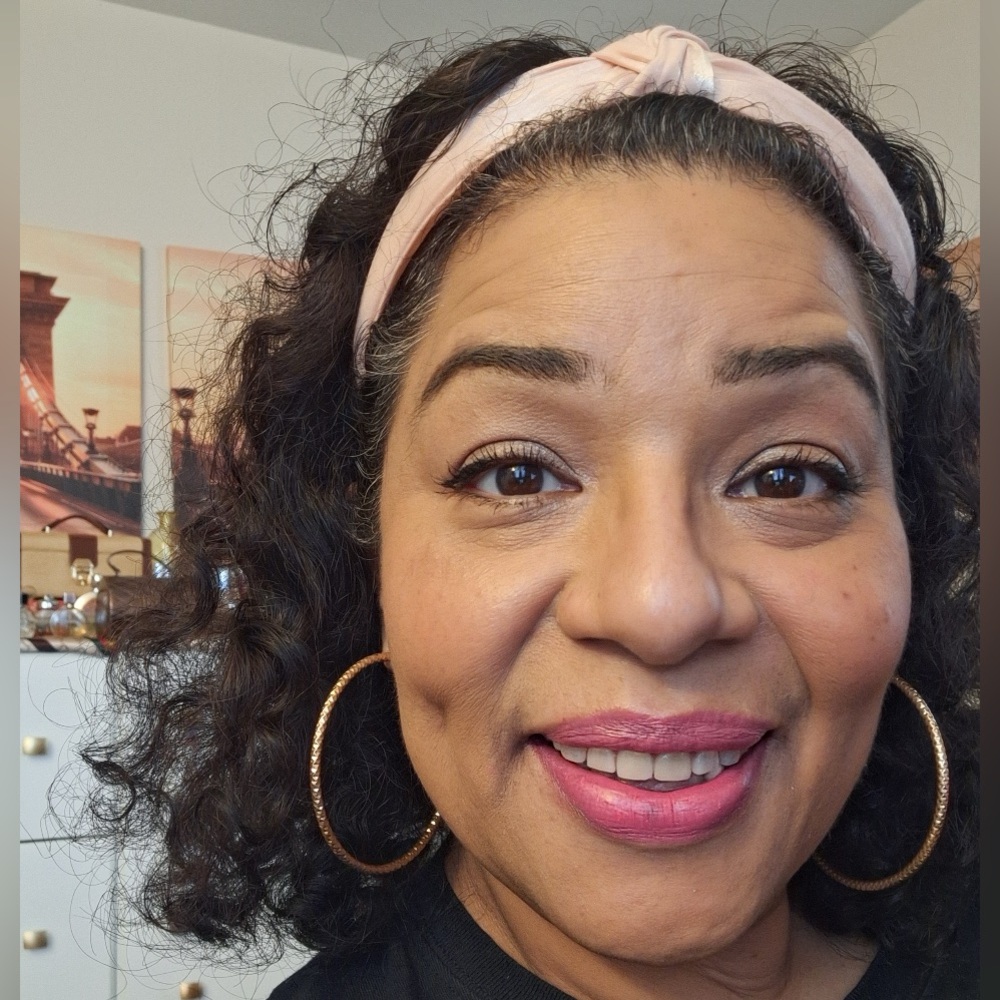 💋💋 MAC 💄 SALES 💋💋. LIKE THIS FLYER 2B NOTIFIED WHEN I POP ON WITH 💄DEALS💋 - Picture 5 of 16